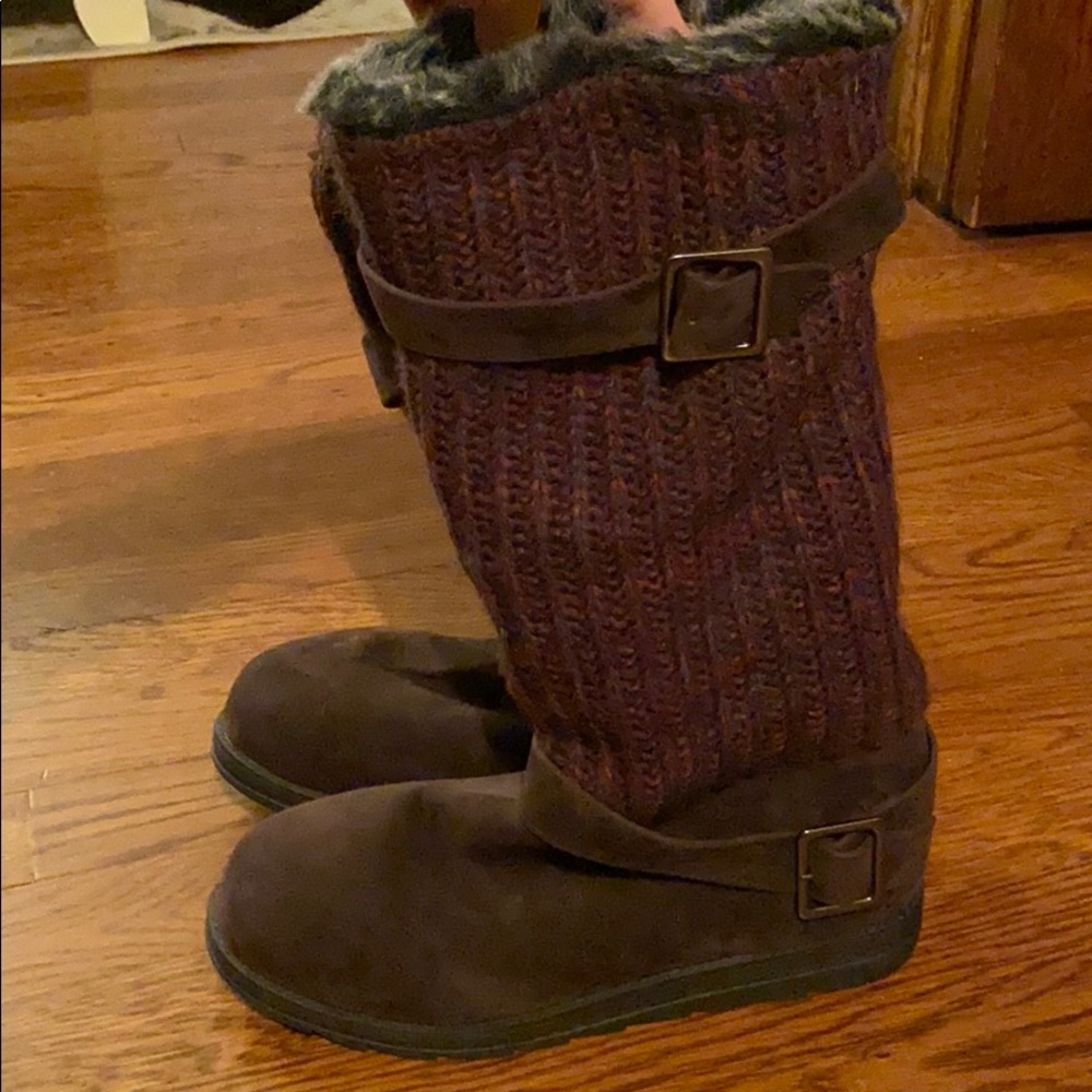 Ladies fall/winter fashion boot NEVER WORN
